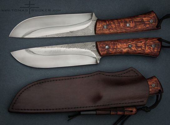 Fulltang knife with firesteel